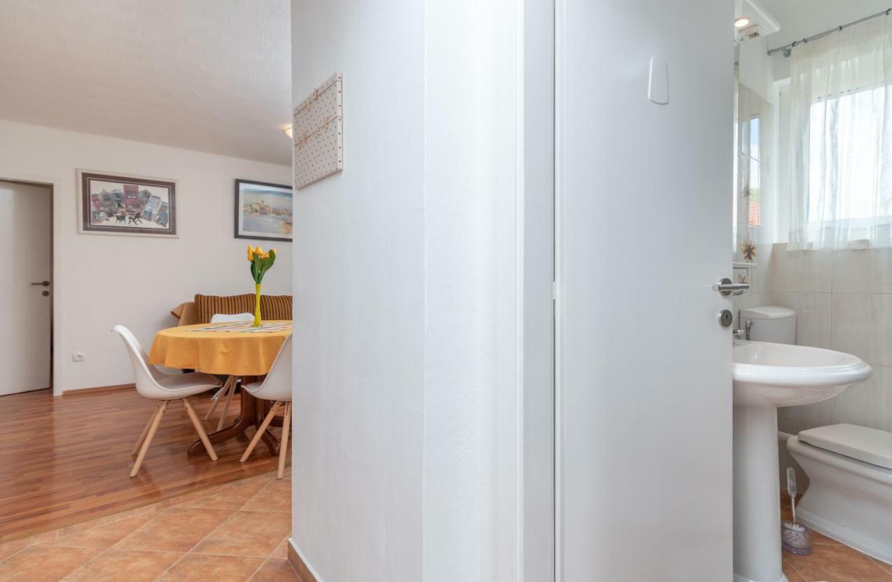 Apartment Dinka Трогир Экстерьер фото