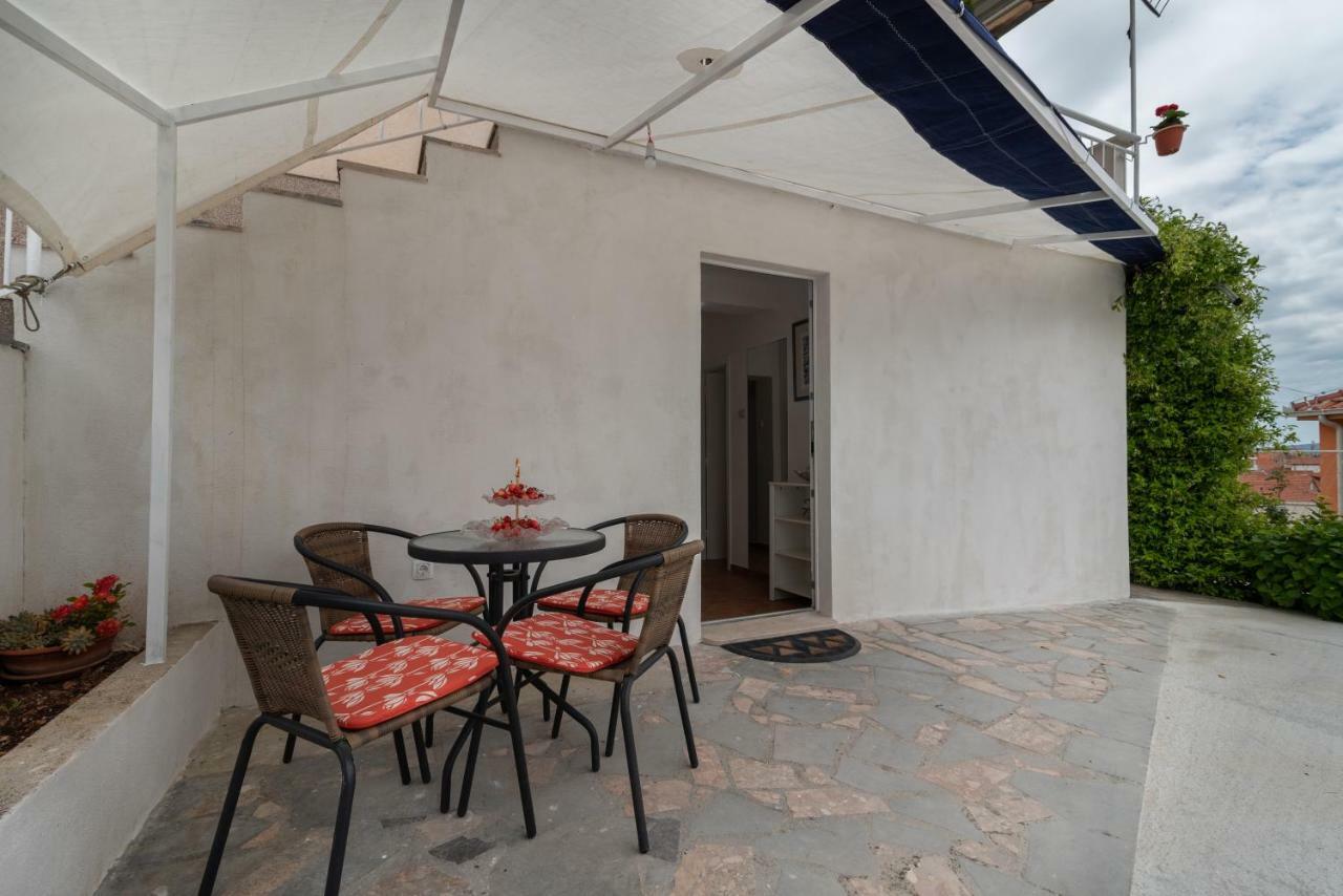 Apartment Dinka Трогир Экстерьер фото